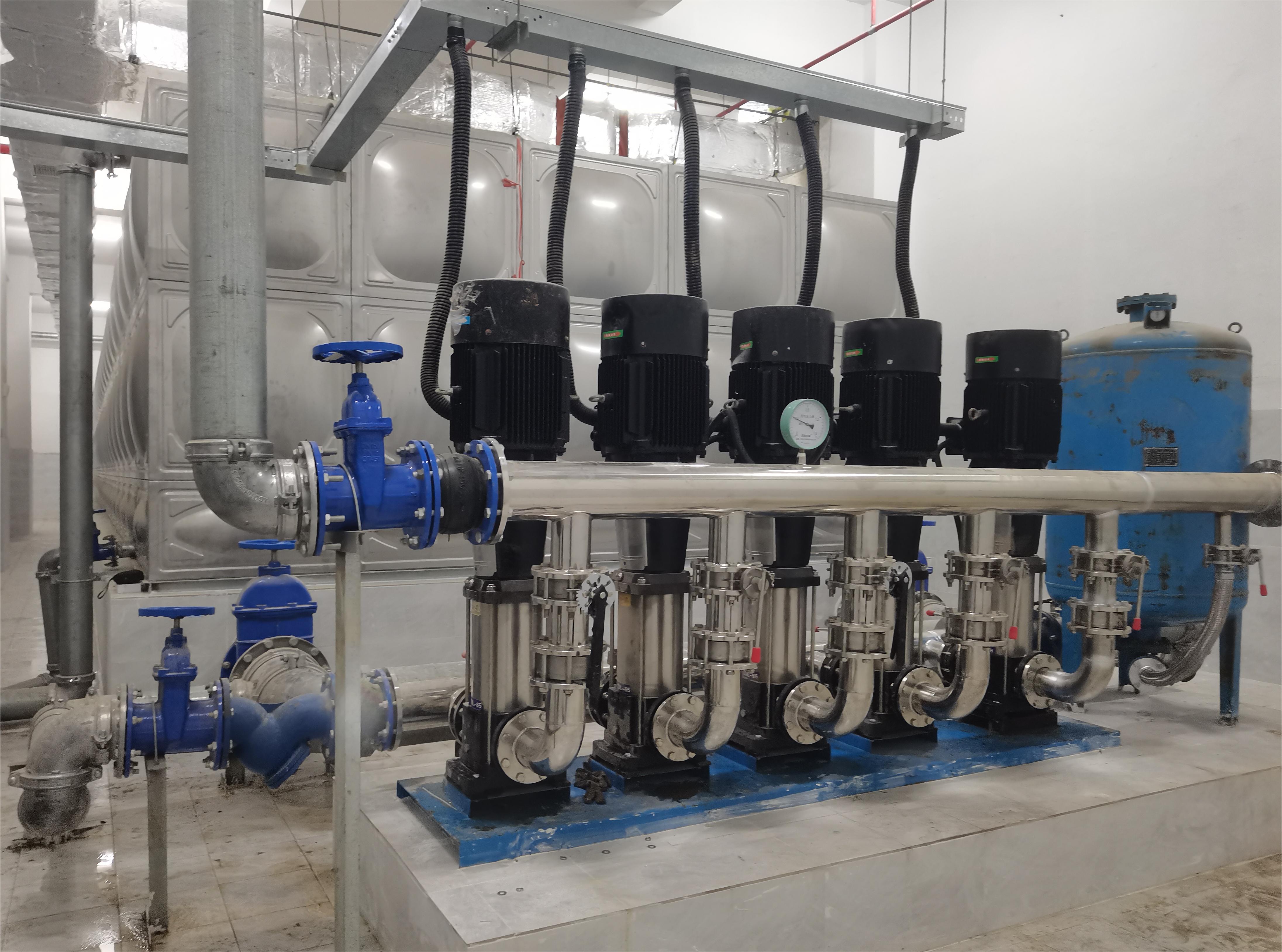 2023.12.31新藥四期22Kw一控五恒壓變頻供水