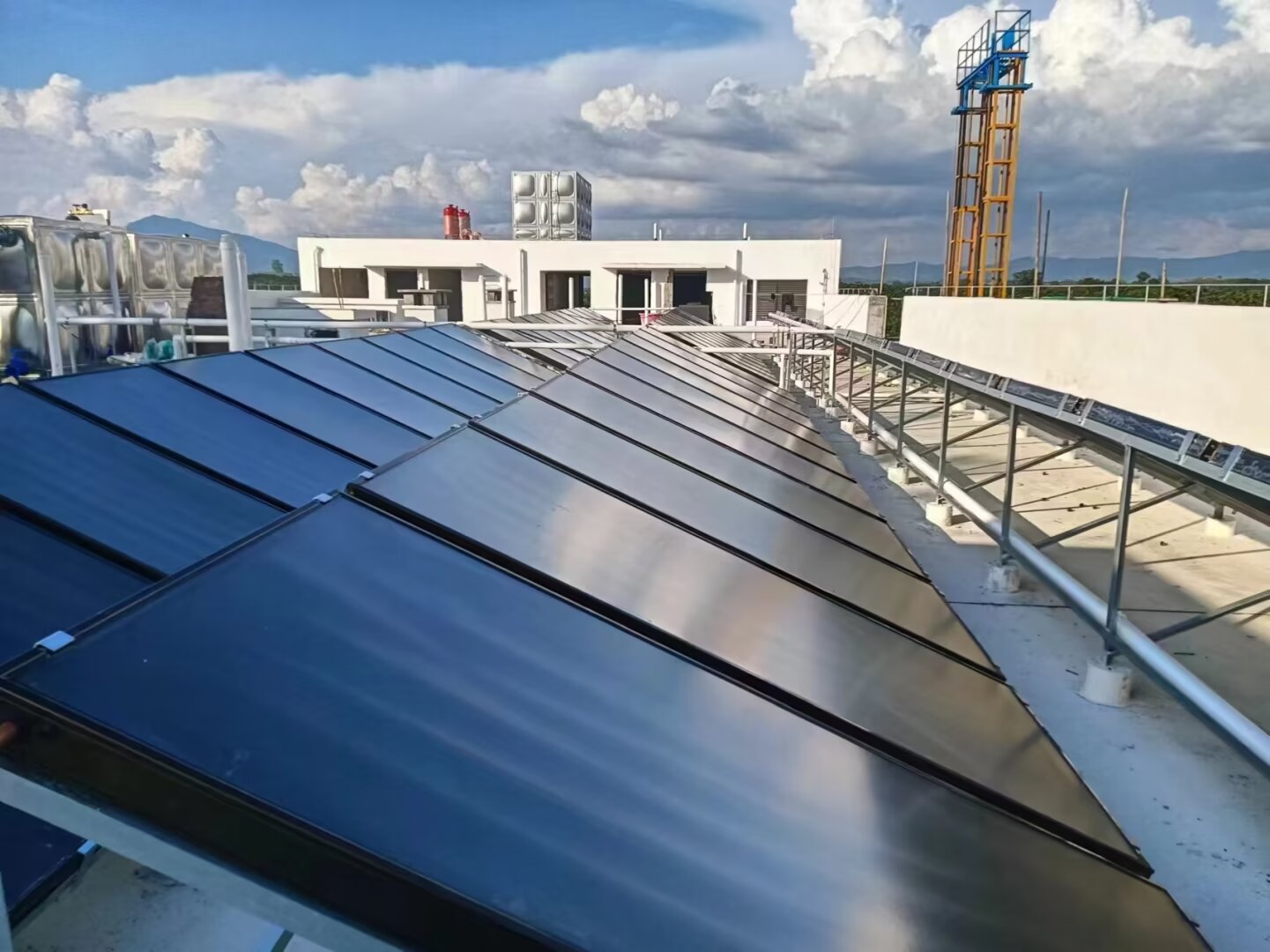 2024.5.11樂東人民醫院太陽能及空氣能熱水設備 (2).jpg