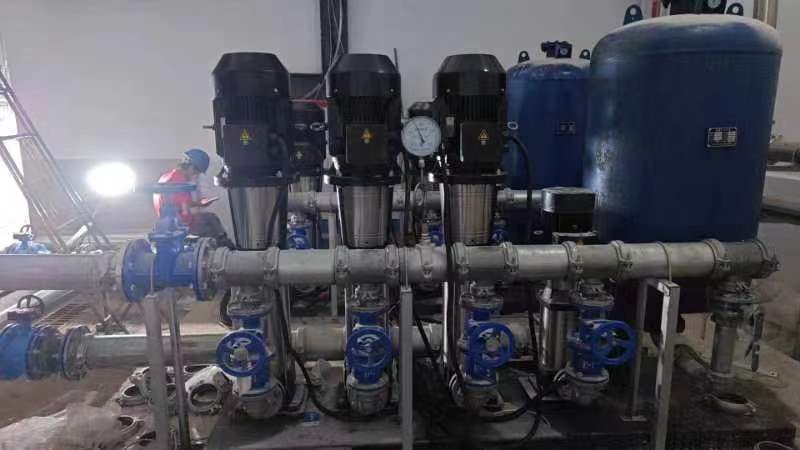 2024.7.1儋州人民醫院，15千瓦一控四恒壓變頻泵組和11千瓦控四恒壓變頻泵組