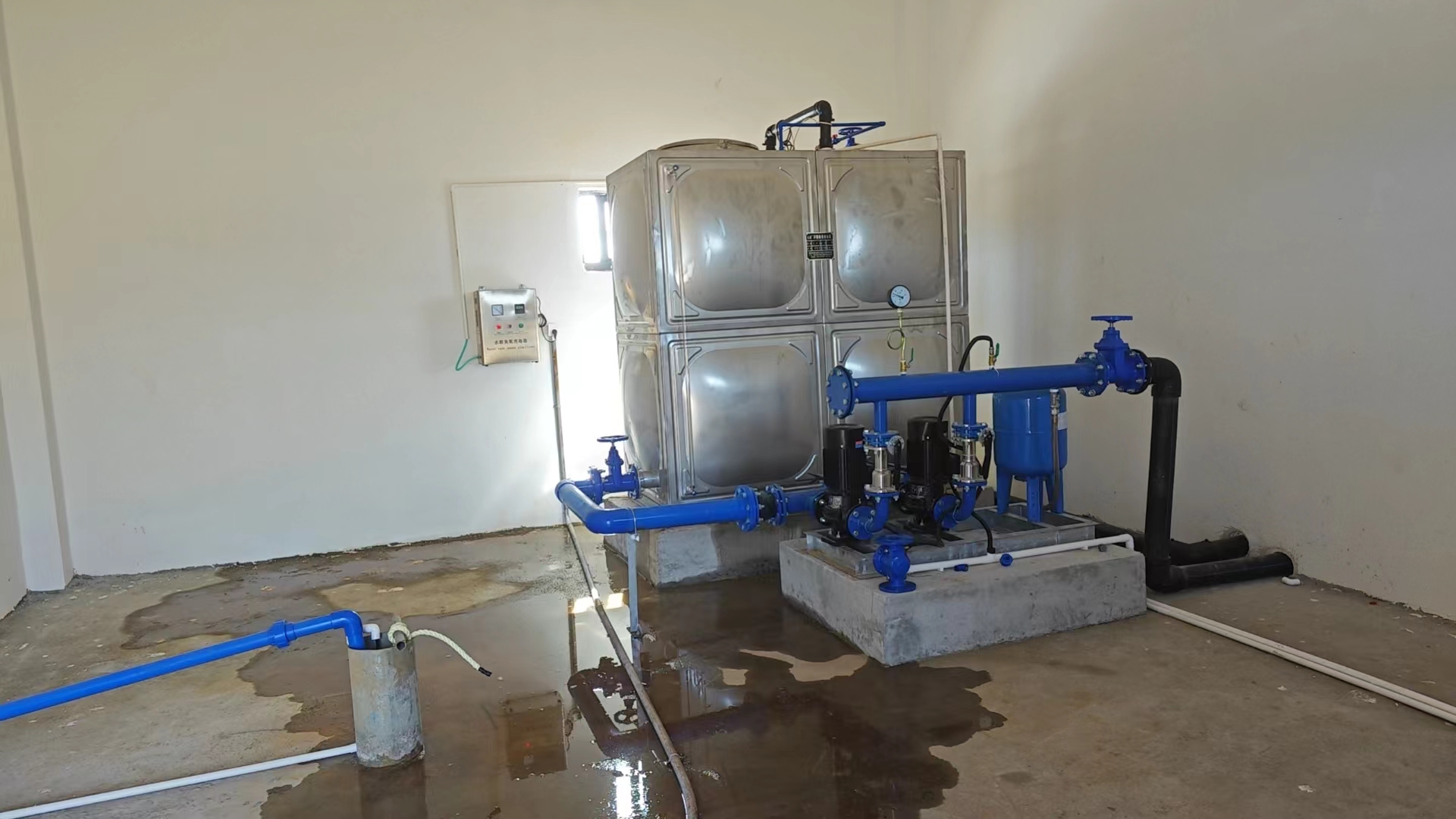 2024.6.29文昌4千瓦一控二變頻恒壓泵組