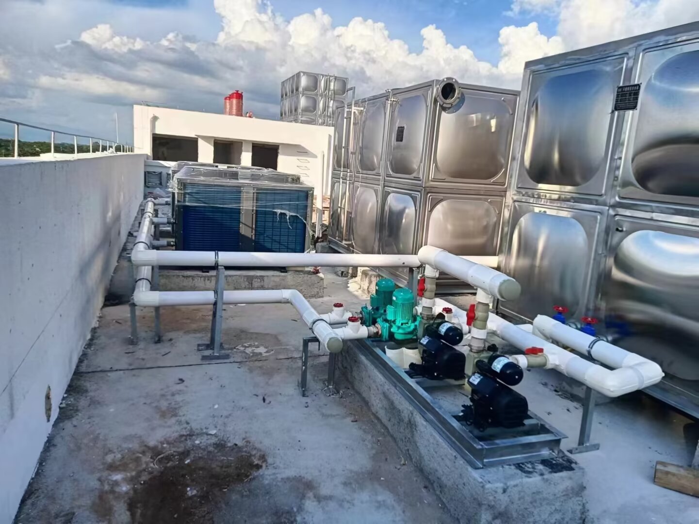 2024.5.11樂東人民醫院太陽能及空氣能熱水設備