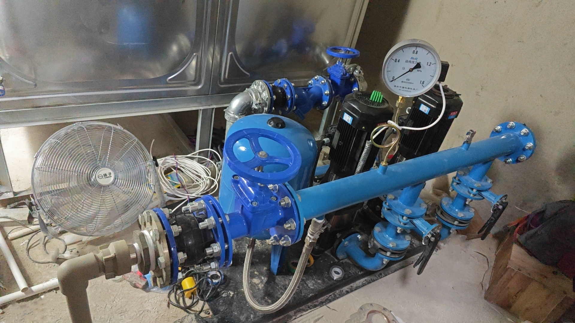 2024.8.26興隆幼兒園3千瓦一控二恒壓泵組.jpg