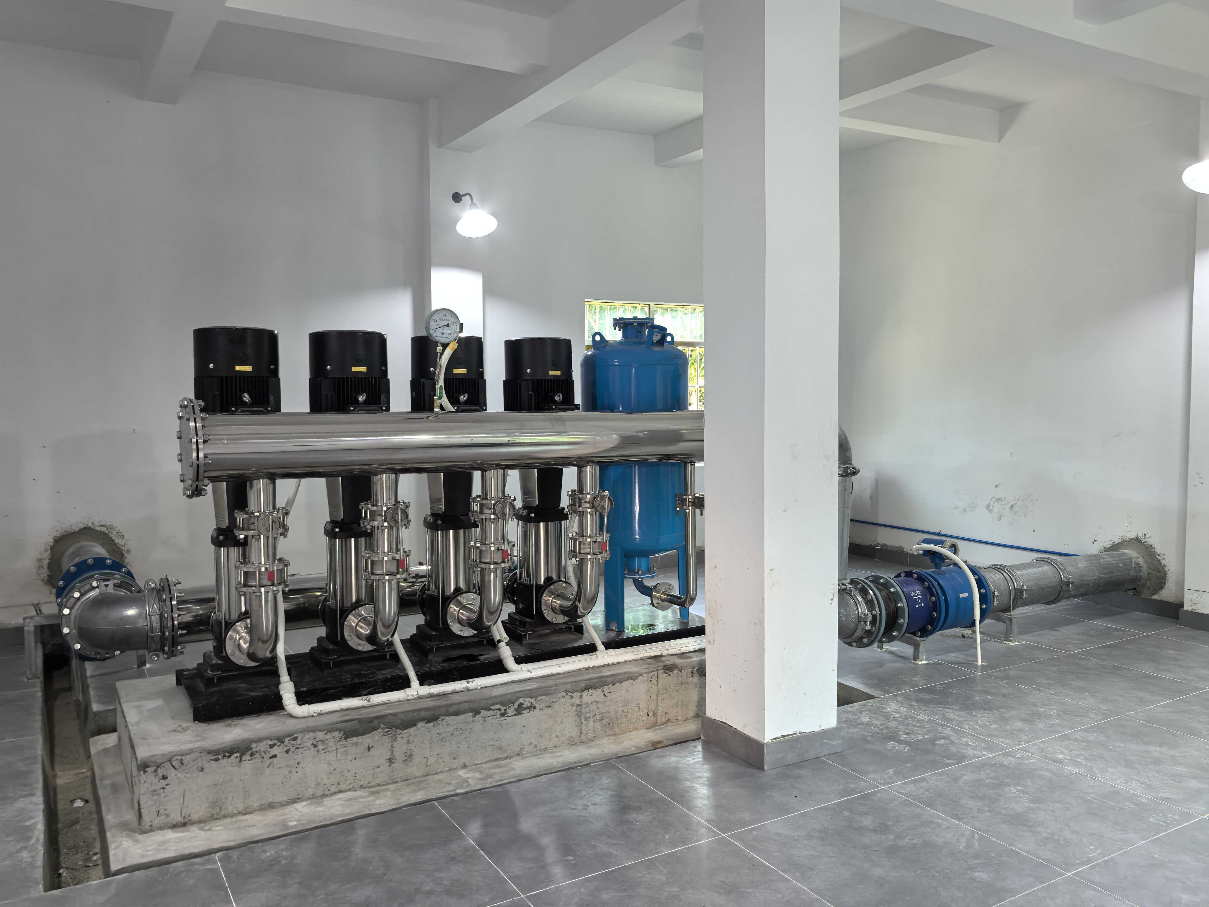 2024.12.19海南保亭六弓鄉(xiāng)水廠變頻恒壓供水設(shè)備
